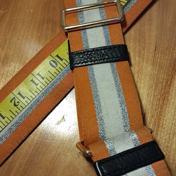 Marc Jacobs Cream & Navy Leather Crossbody Bag with Orange Strap - Picture 16 of 17